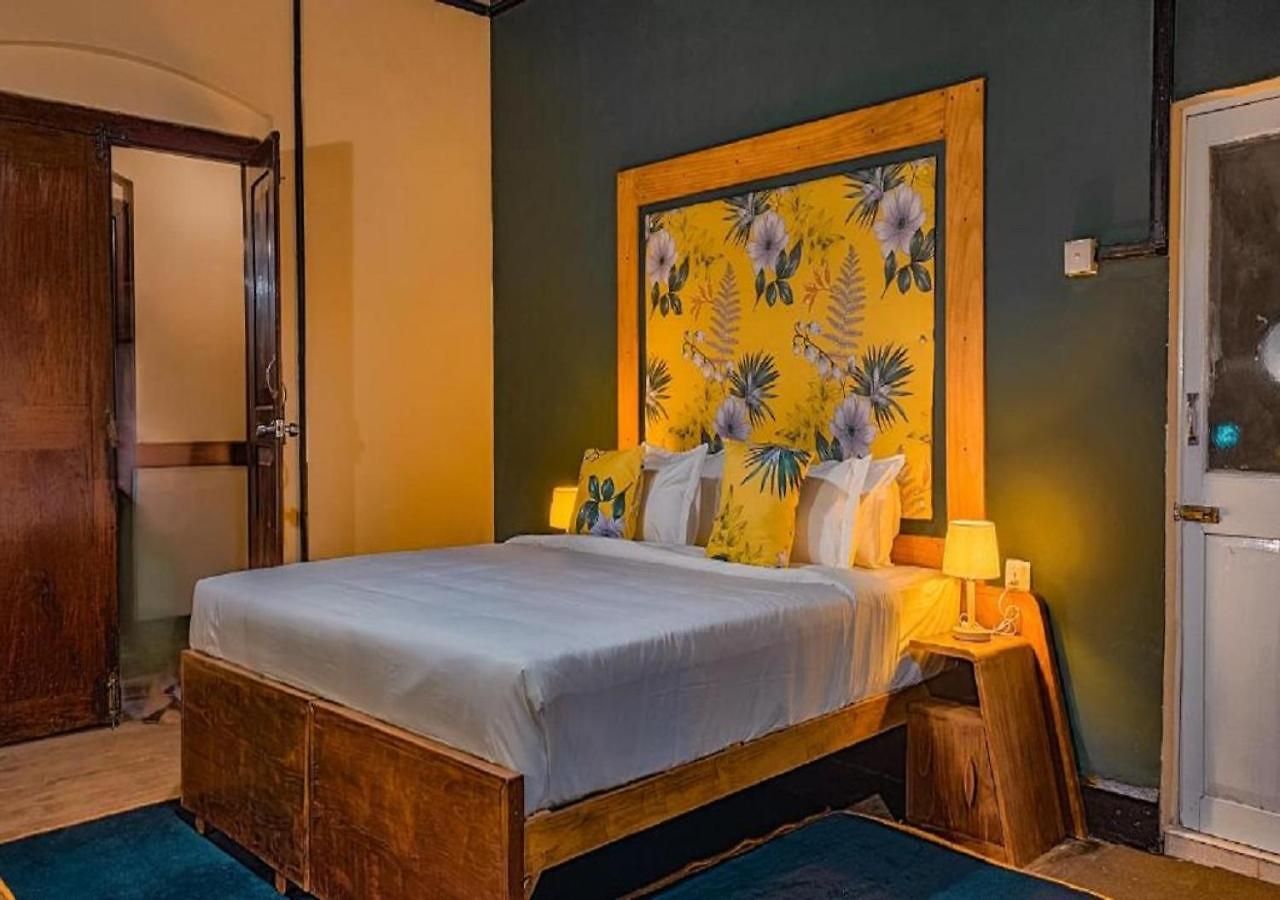 Clifton Hotel 2*