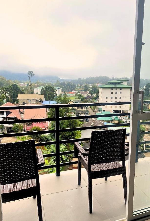 Hotel Queens Mount Glen Heights 2*