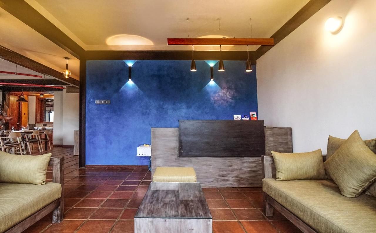 Hotel Bulwark *
