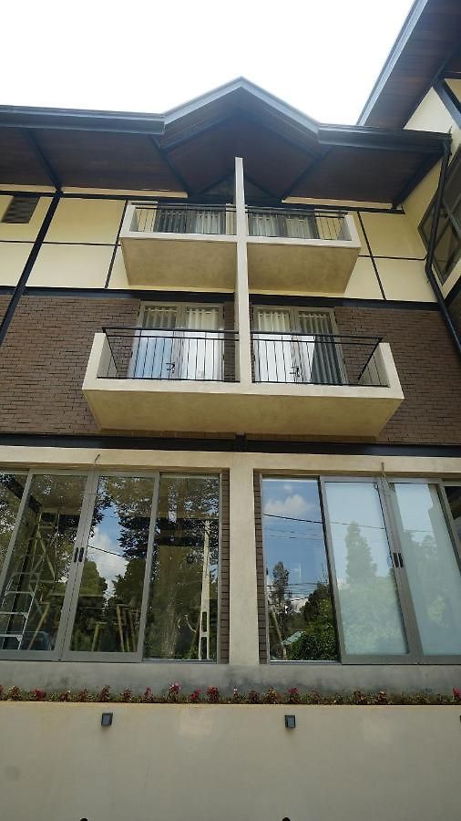 Bulwark Hotel *