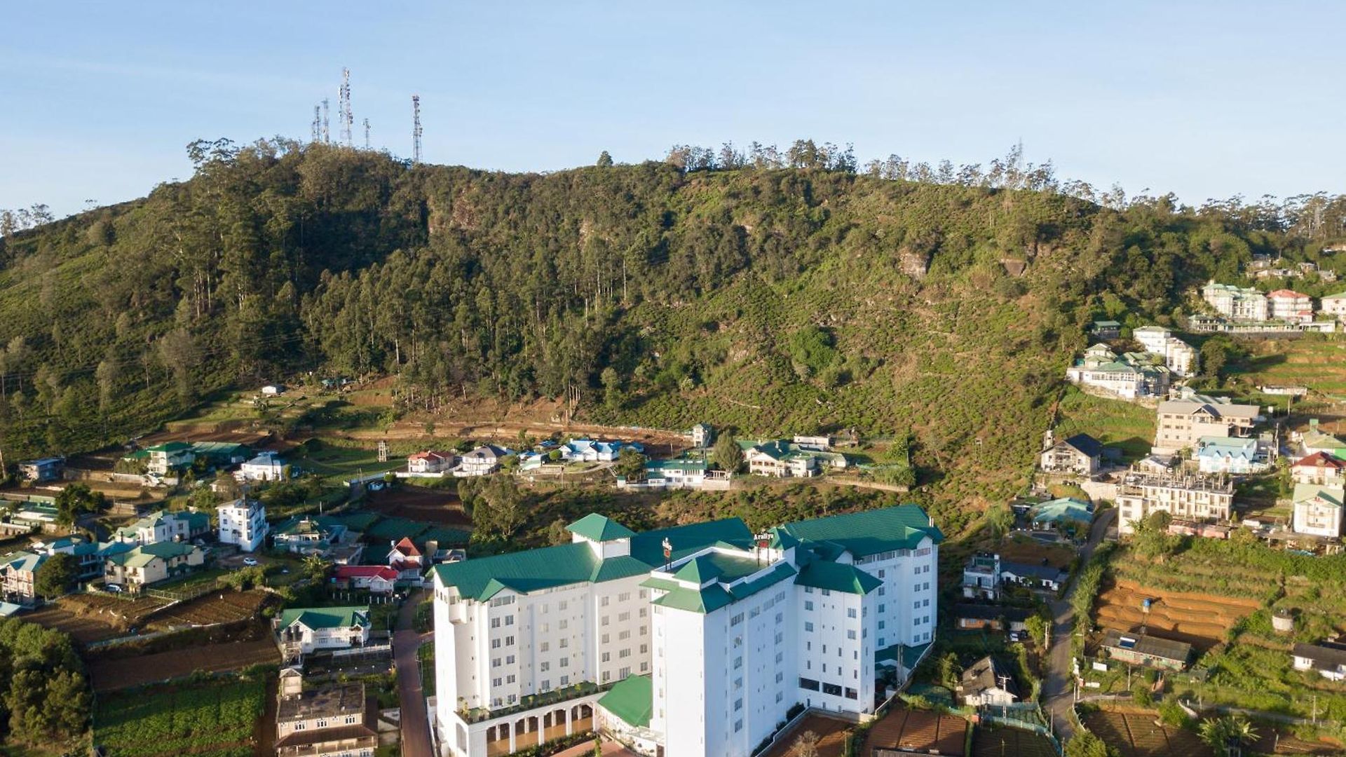 Hotel Araliya Red - Budget Friendly Hotel- Where Find Stunning 360 Panoramic View Of