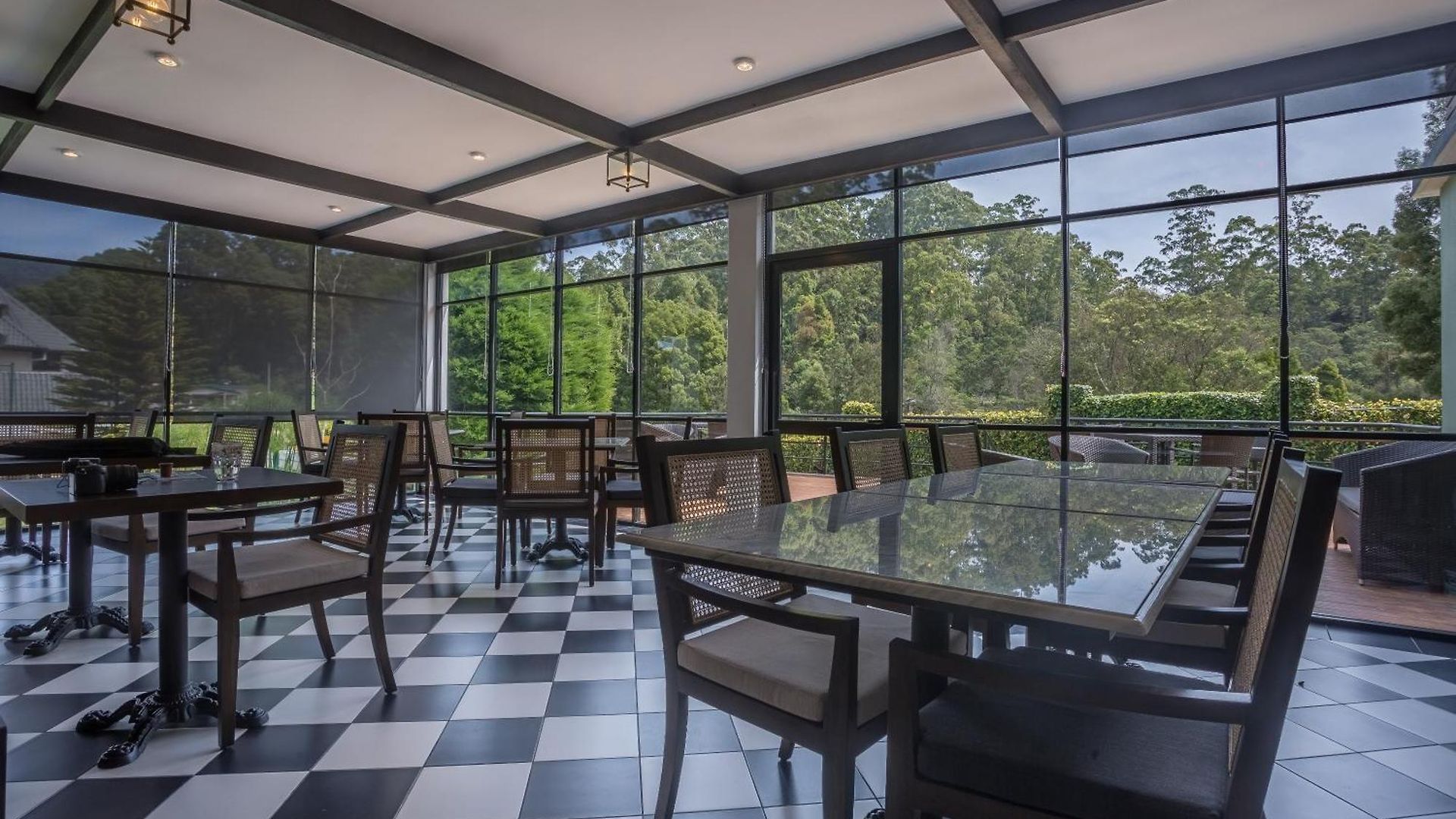 Chimneys Hotel Nuwara Eliya