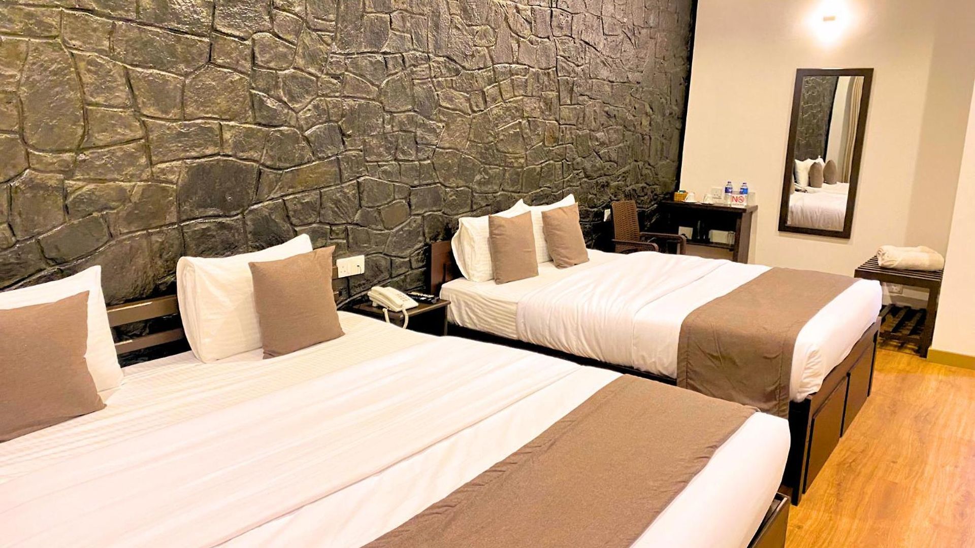 Queens Mount Glen Heights Hotel 2*