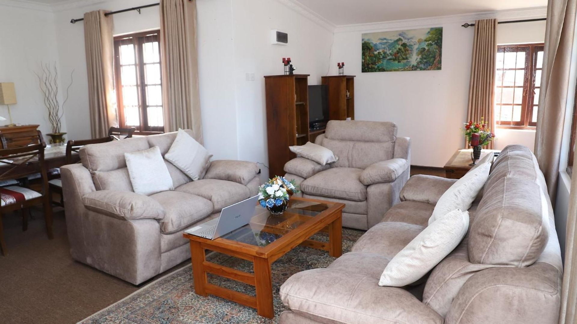 Dawn's Villa