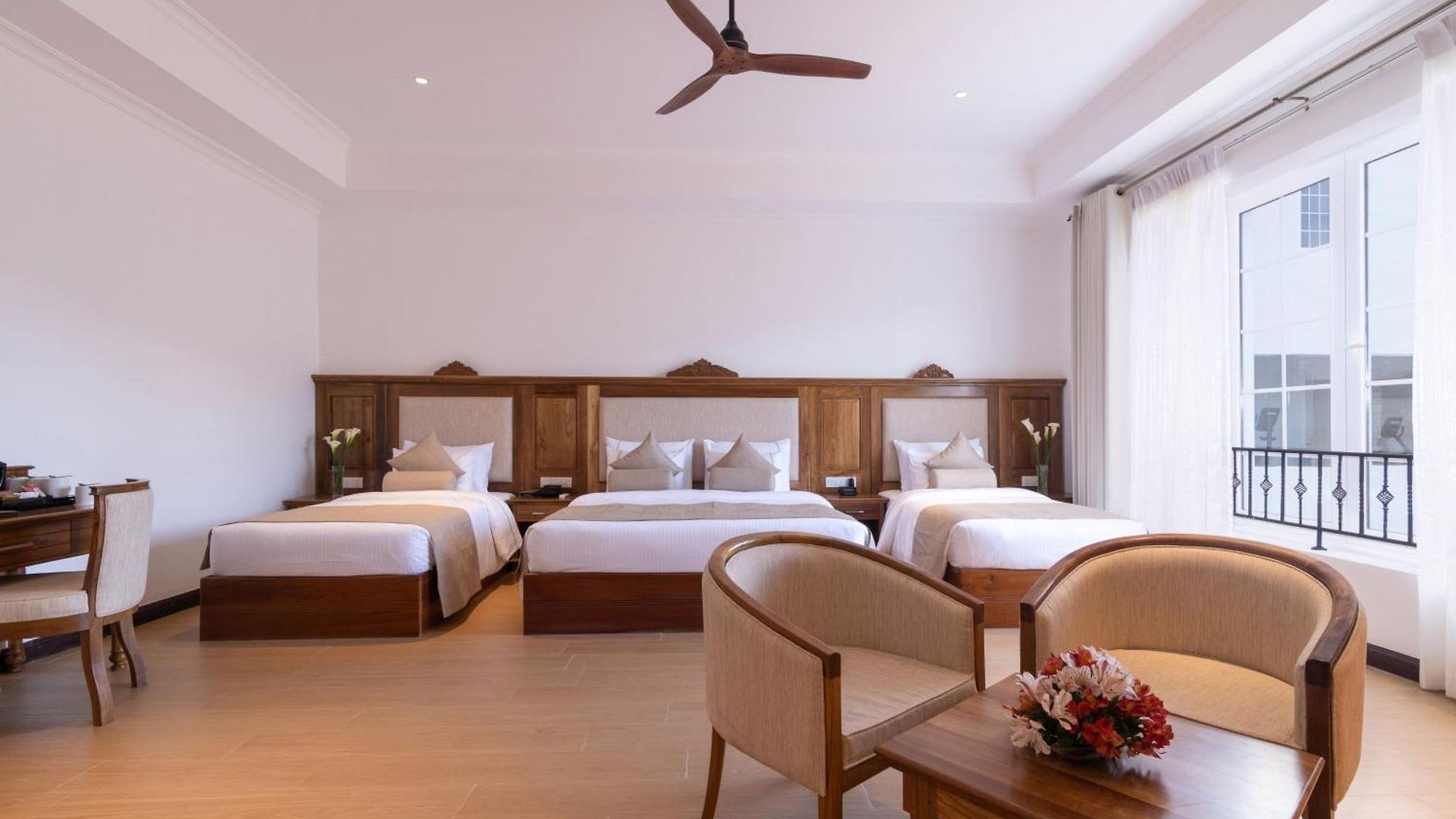 Araliya Red - Budget Friendly Hotel- Where Find Stunning 360 Panoramic View Of