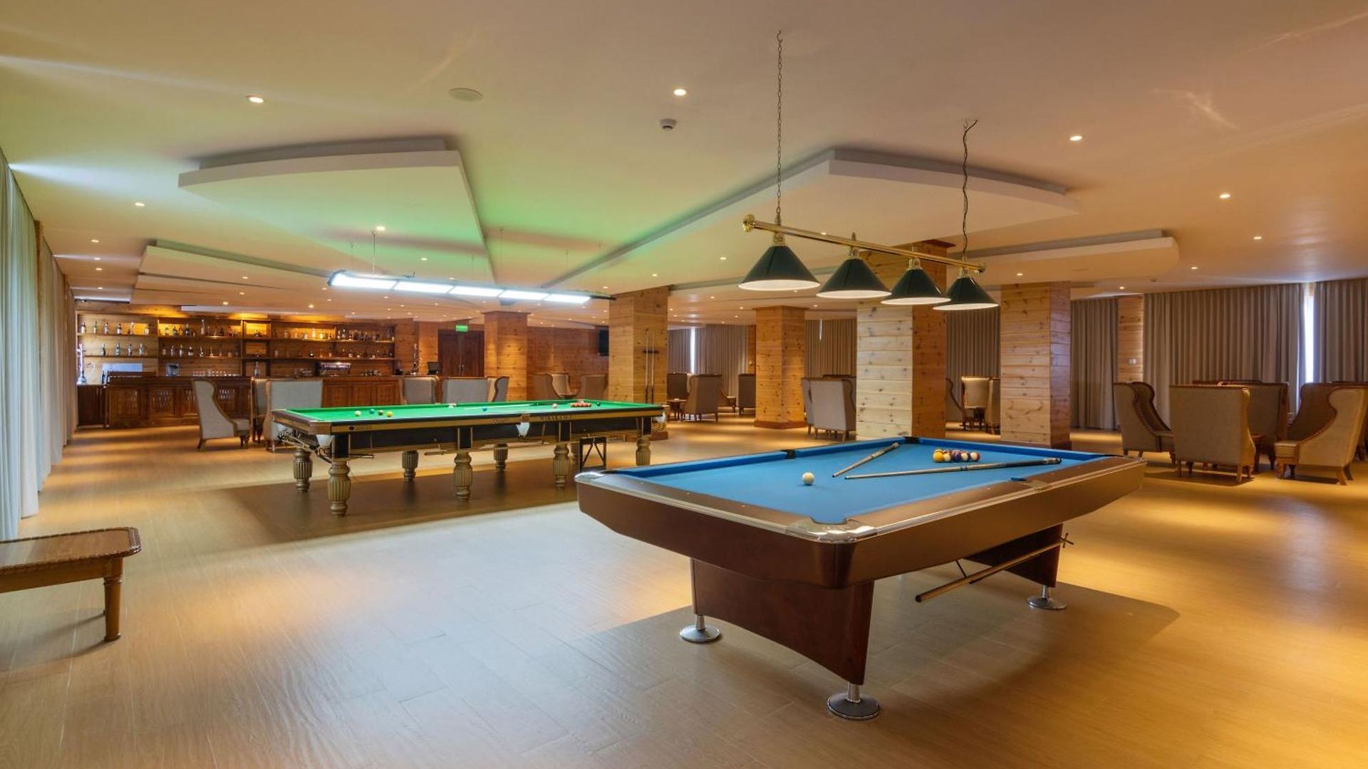 Araliya Red - Budget Friendly Hotel- Where Find Stunning 360 Panoramic View Of 4* Nuwara Eliya