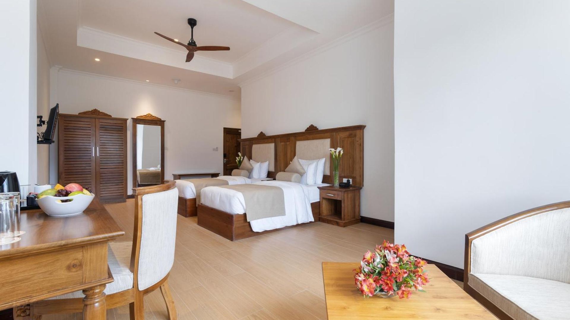 Araliya Red - Budget Friendly Hotel- Where Find Stunning 360 Panoramic View Of Hotel Nuwara Eliya