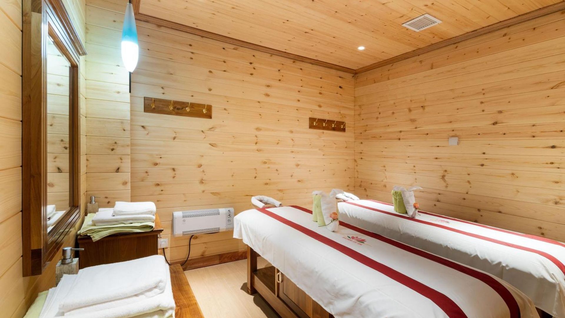 Araliya Red - Budget Friendly Hotel- Where Find Stunning 360 Panoramic View Of