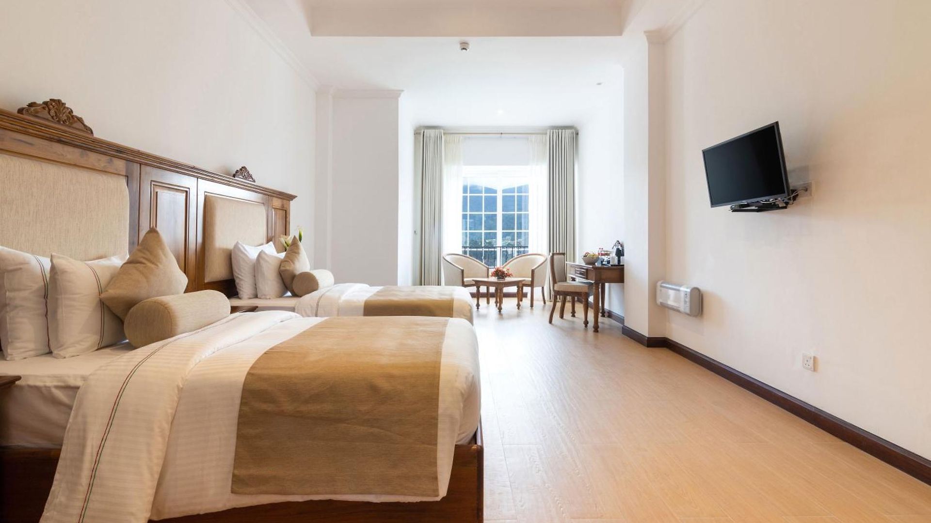Araliya Red - Budget Friendly Hotel- Where Find Stunning 360 Panoramic View Of 4* Nuwara Eliya