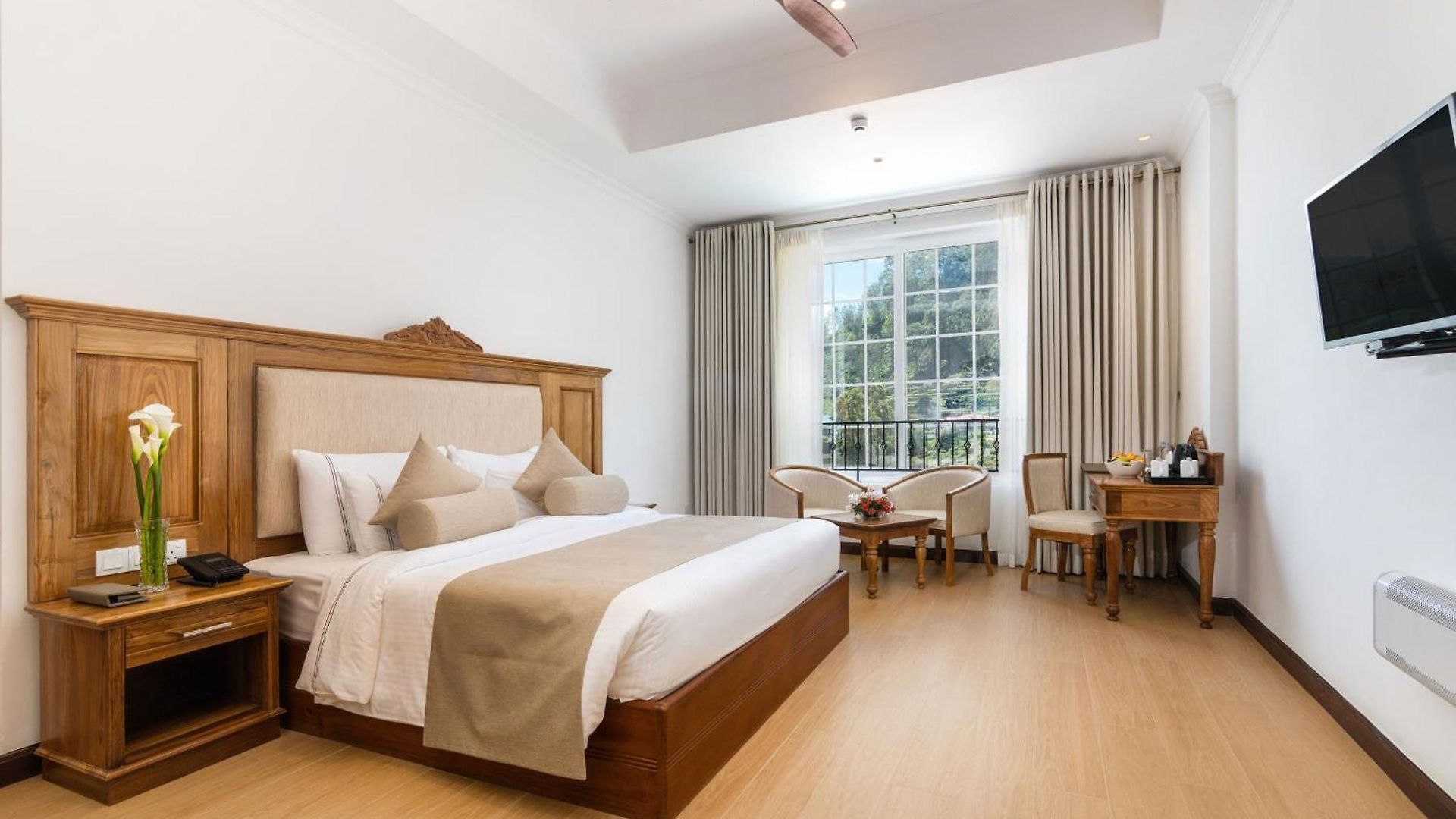 Araliya Red - Budget Friendly Hotel- Where Find Stunning 360 Panoramic View Of 4*