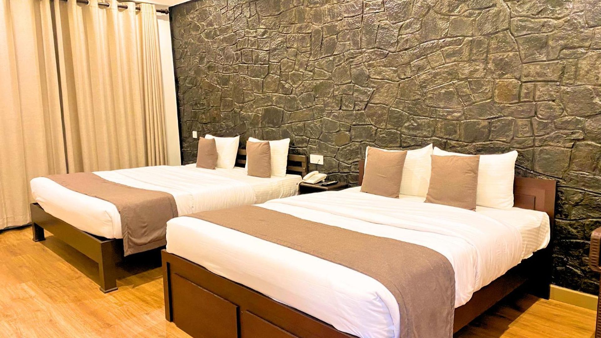 Queens Mount Glen Heights Hotel Nuwara Eliya