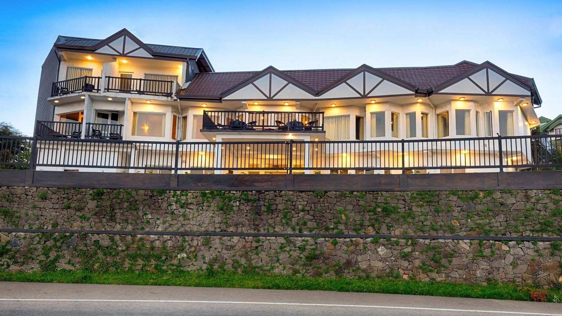 Eden Hill 5*