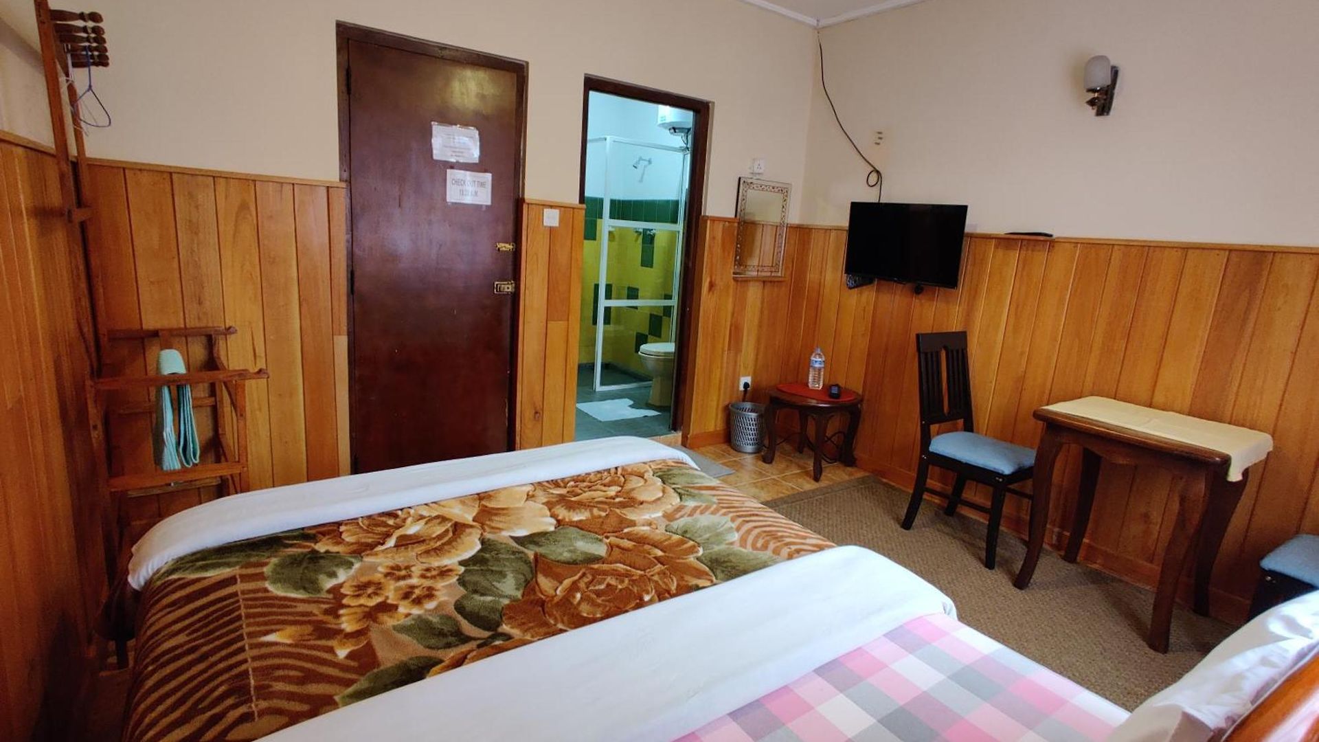 Carnation Rest 4*