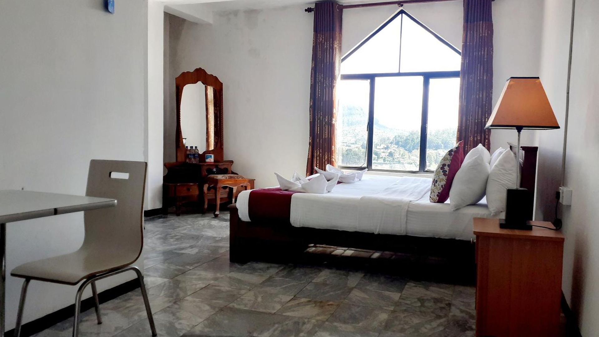 New Unique View Nuwaraeliya Hotel