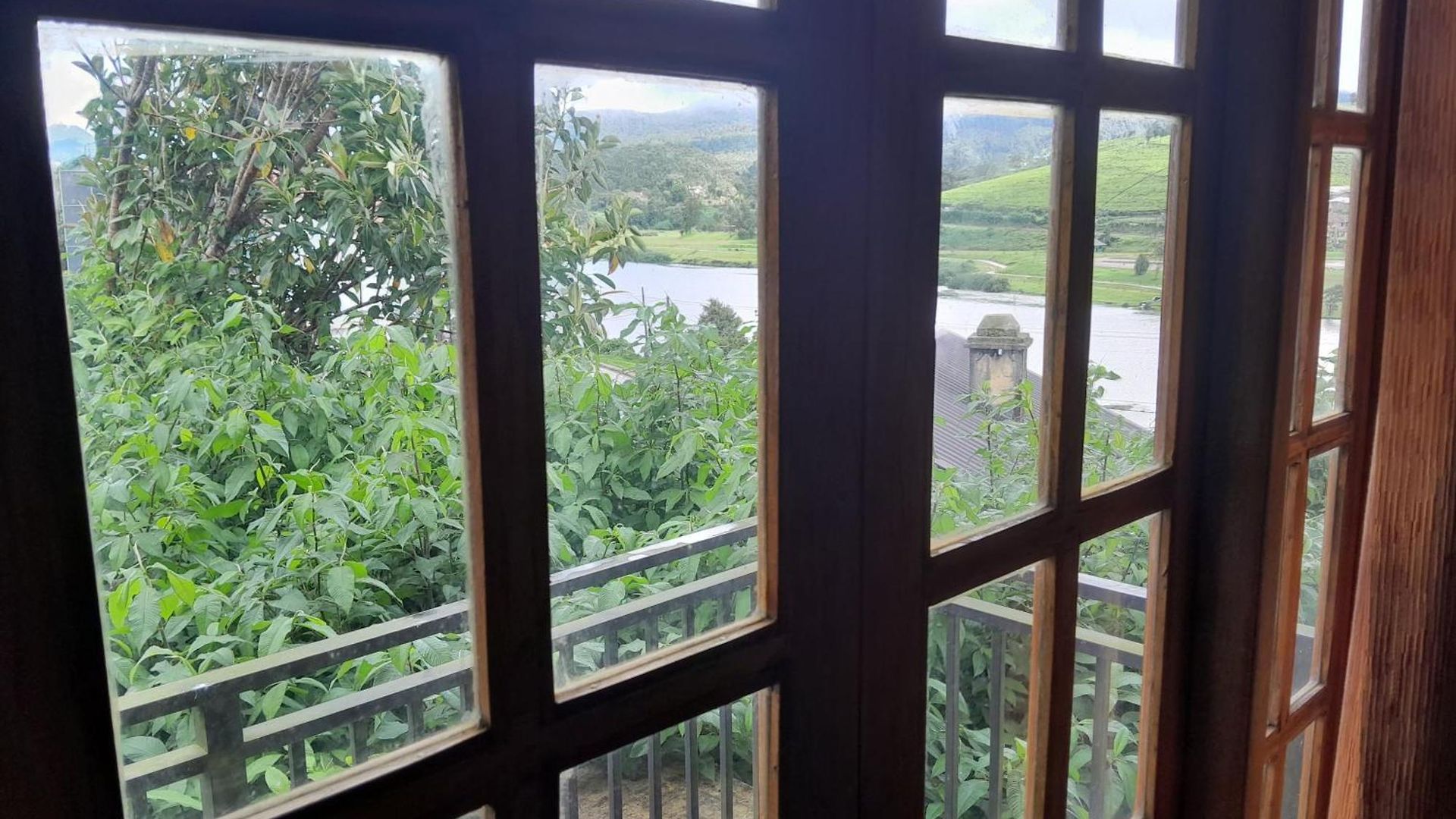 Hotel Creek View