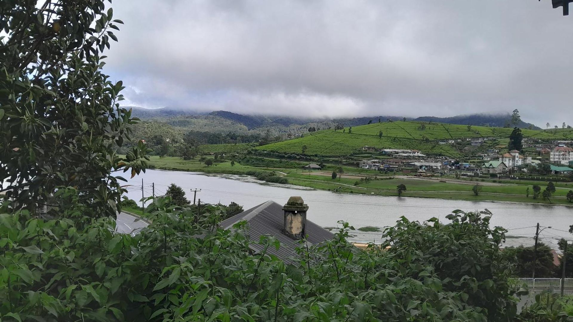Creek View Hotel *