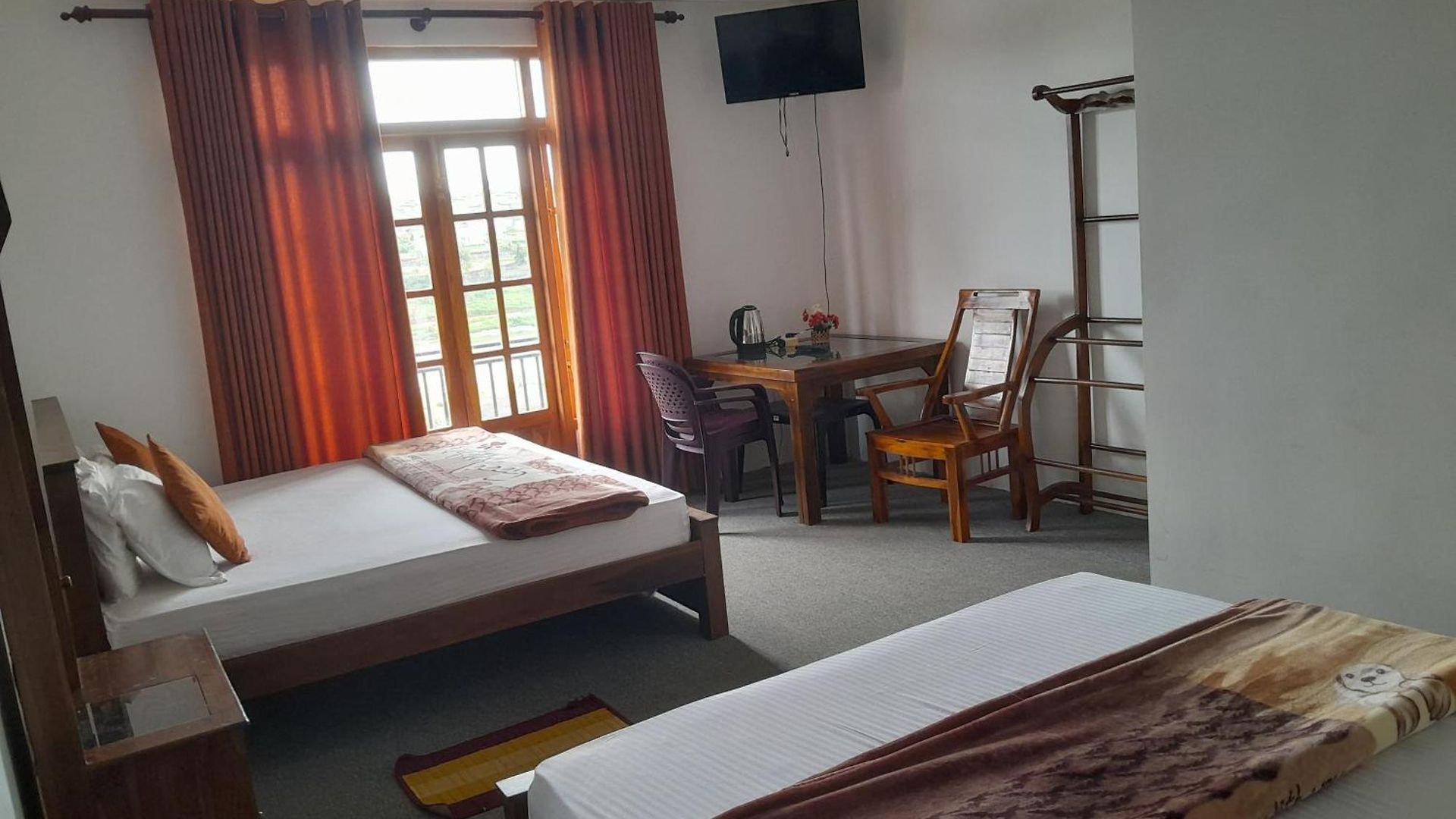 Creek View Hotel