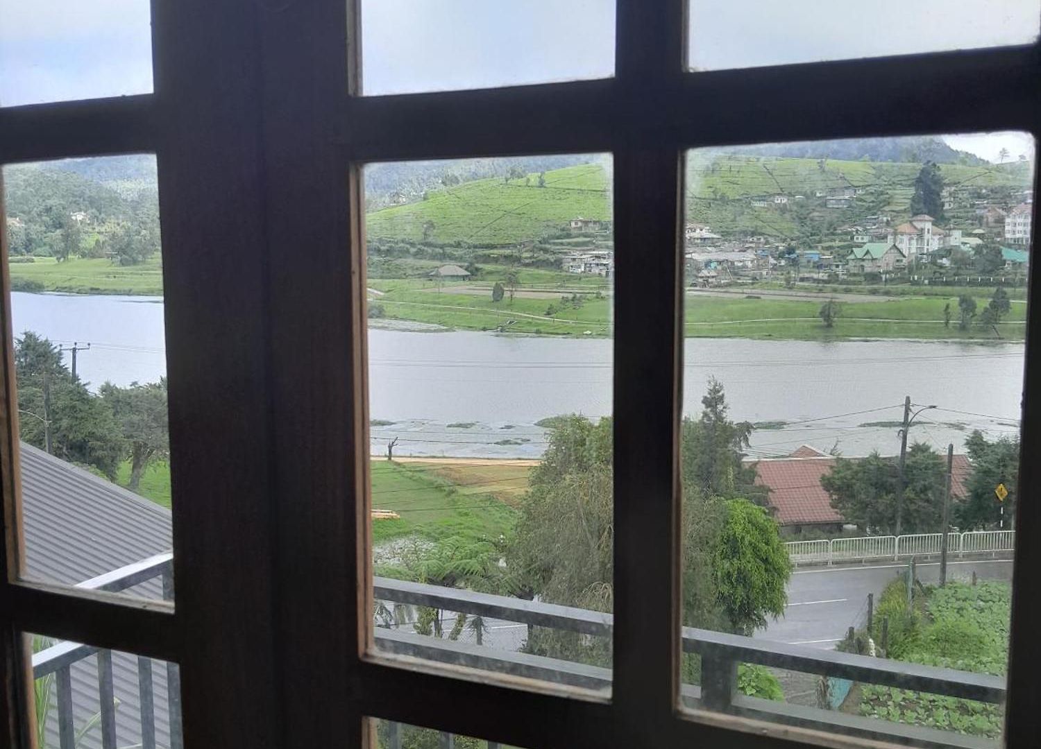 Hotel Creek View