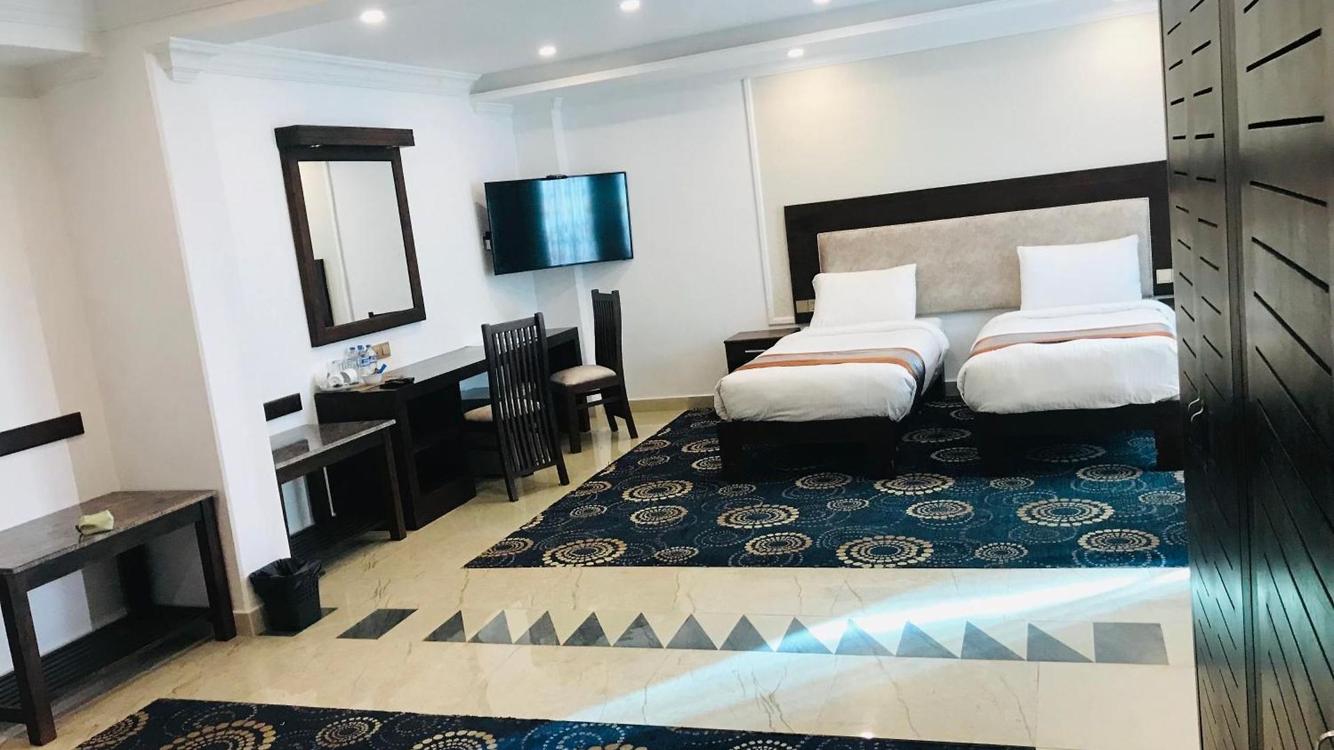 Galaxy Grand Hotel 3*