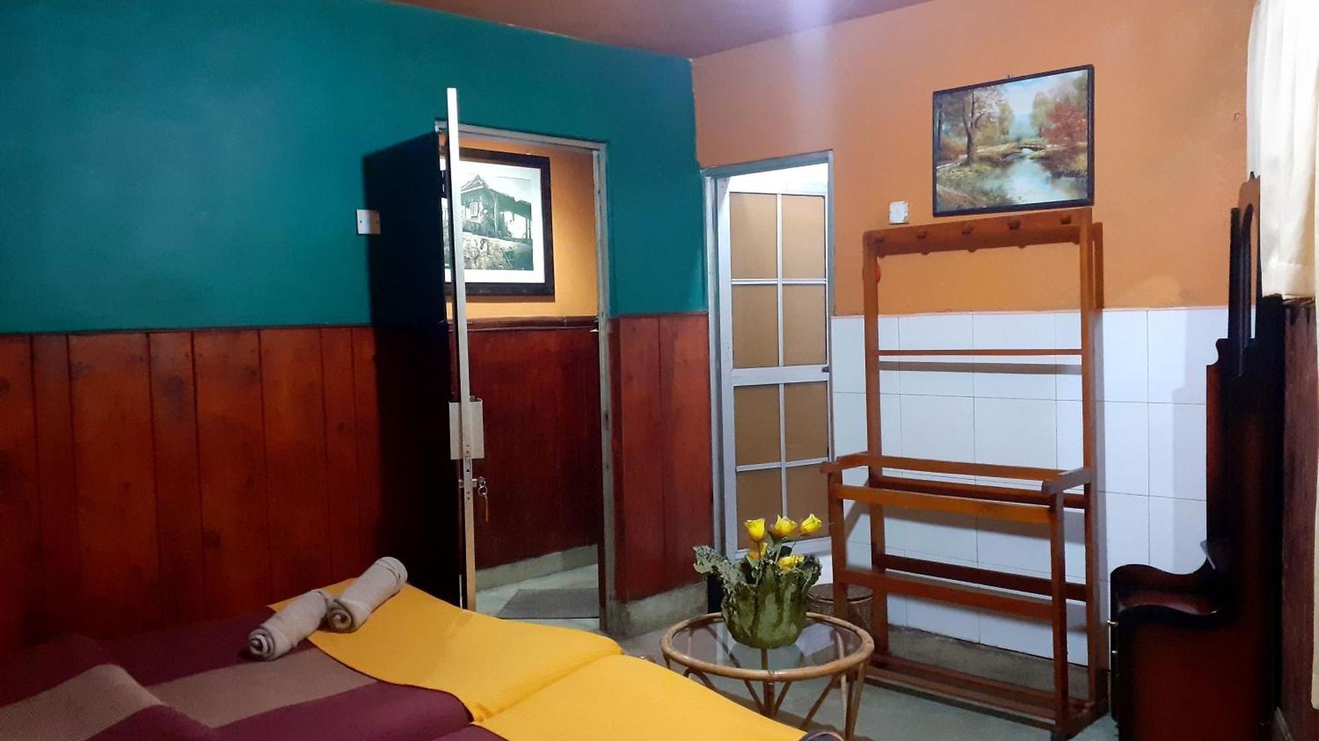 Cool Land Hot Hut & Restaurant Guest house 3*