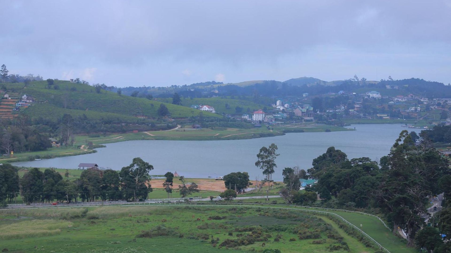 Araliya Red - Budget Friendly Hotel- Where Find Stunning 360 Panoramic View Of Hotel