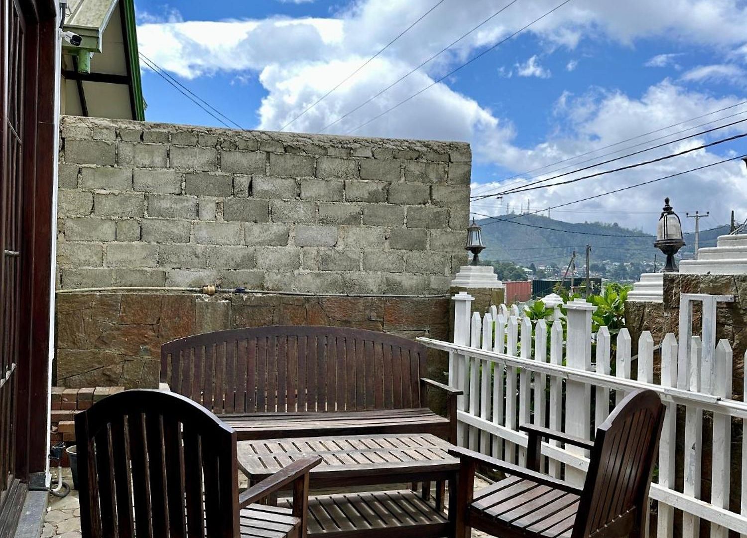 Royal Pearl Hills Hotel 4*