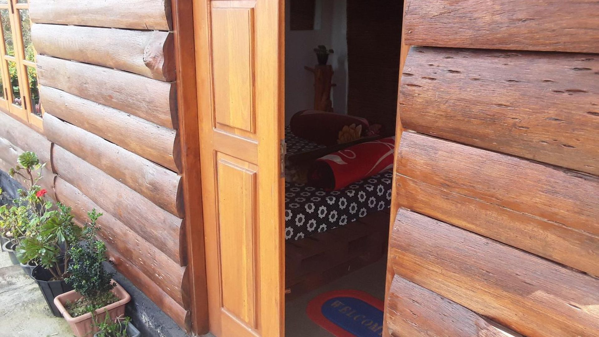 20/20 Wood Homestay