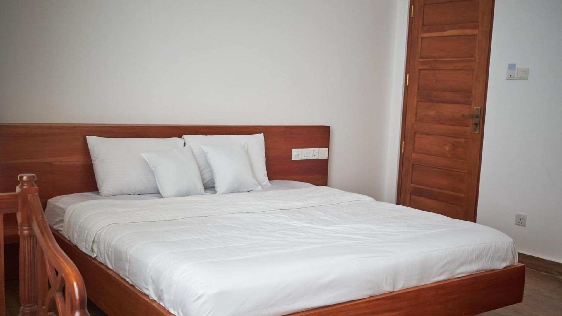 Hotel Pensive 3*