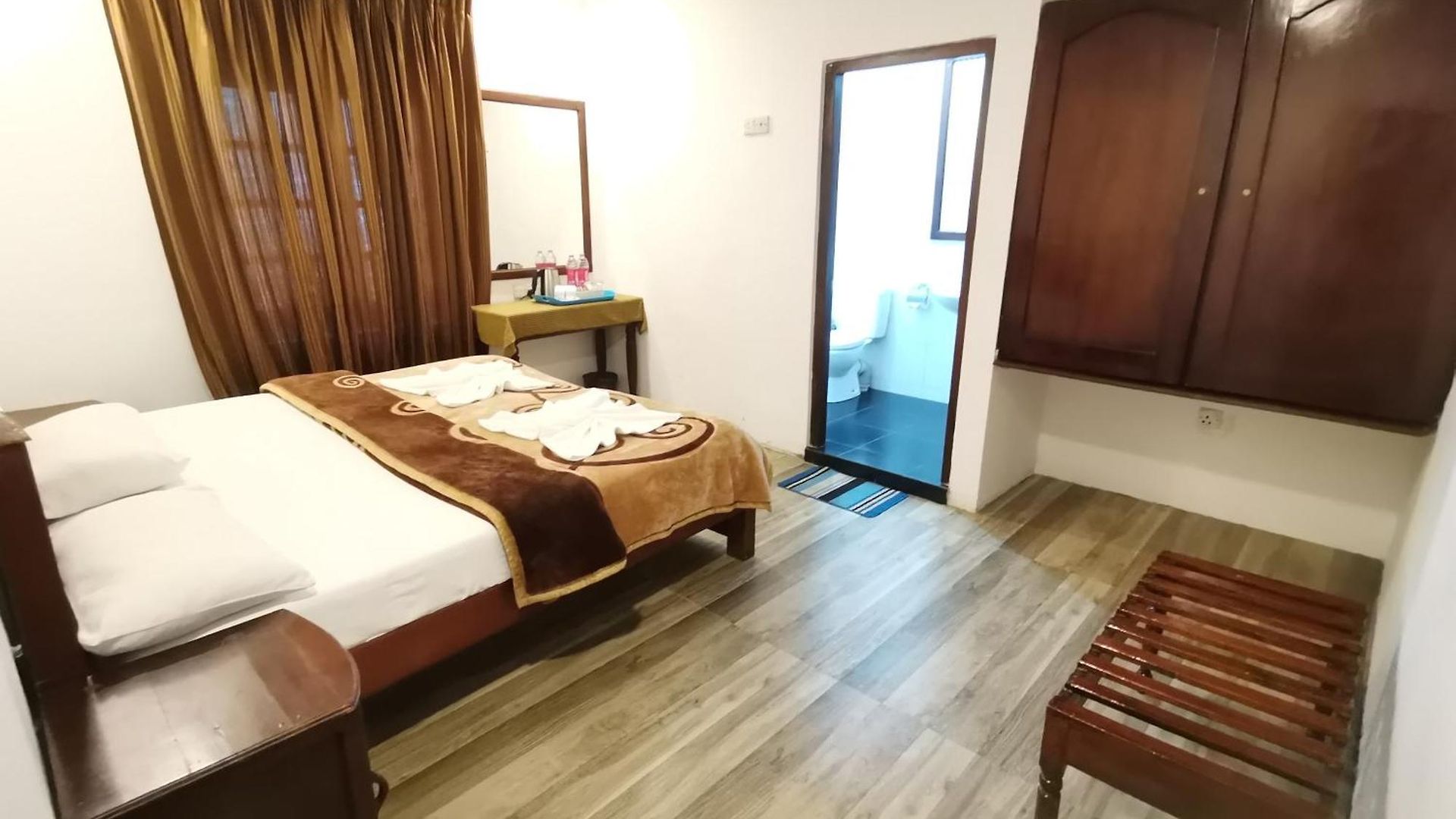 Hotel Silver Falls -