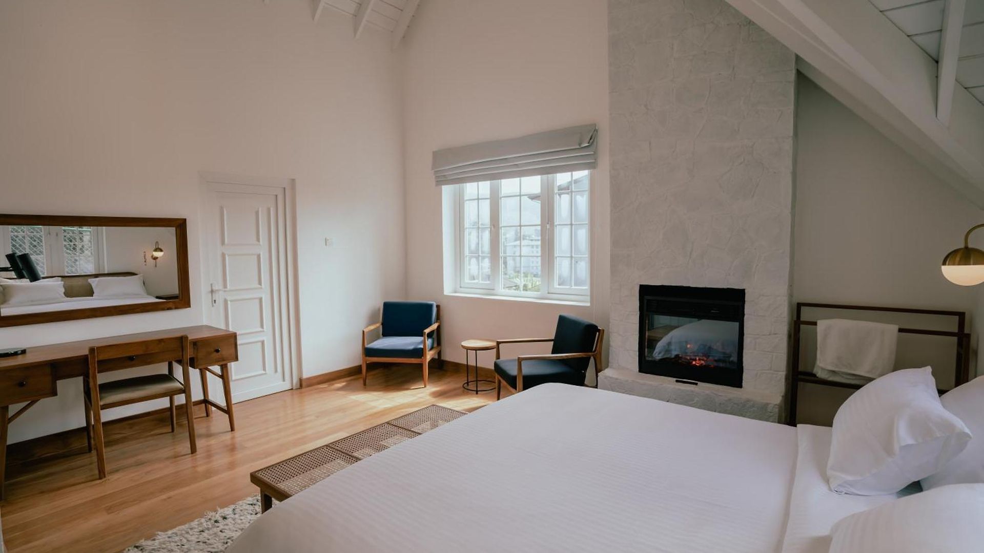 Villa Skye - *