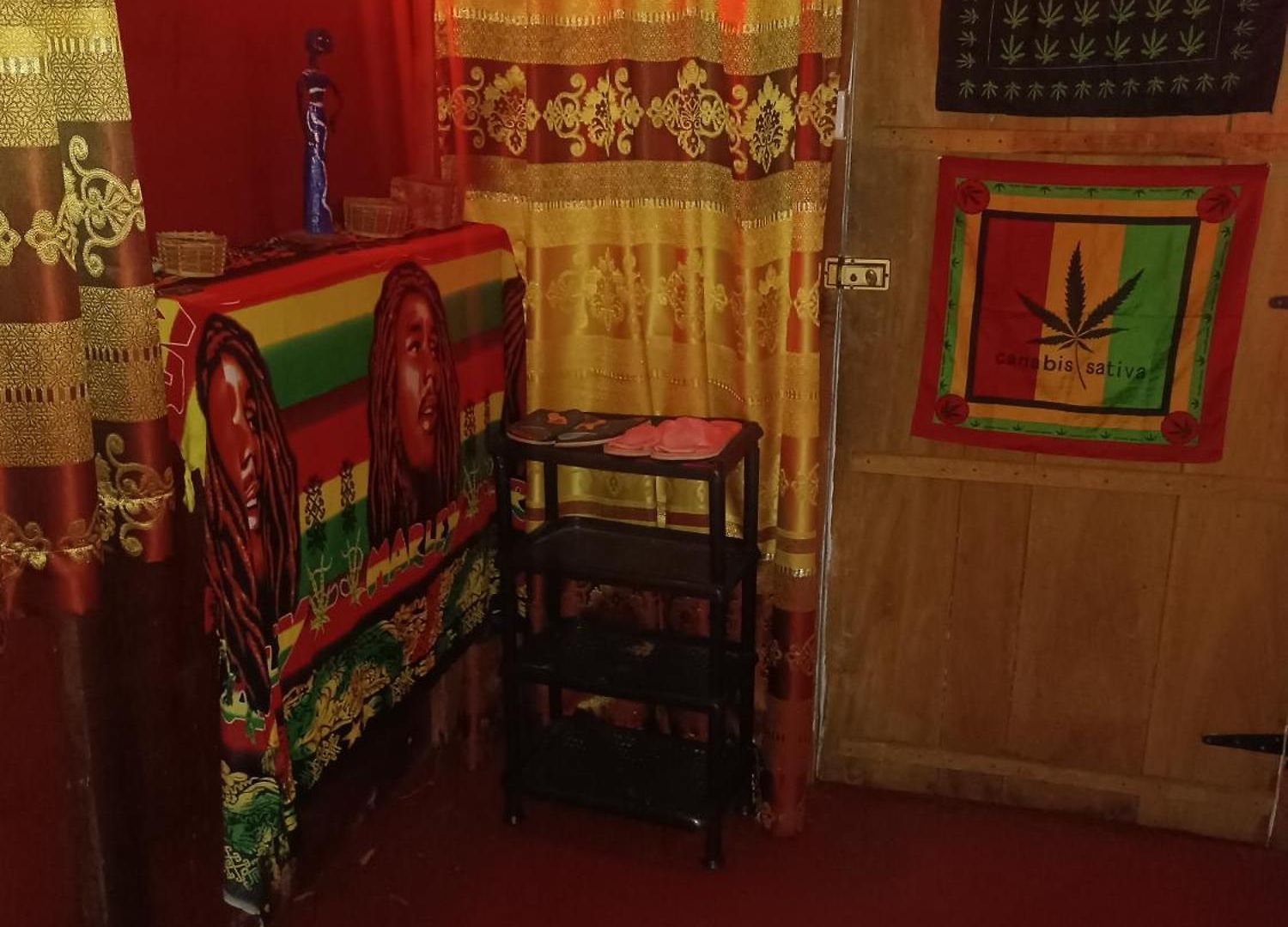 Hakuna Matata Hotel *