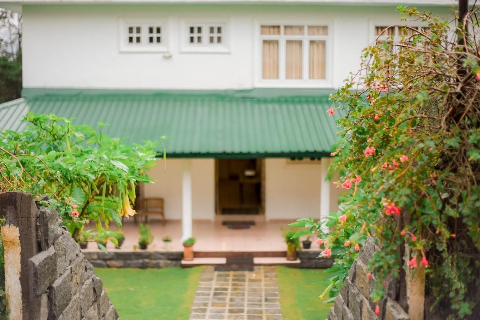 Hotel Oasis Hill Nuwara Eliya