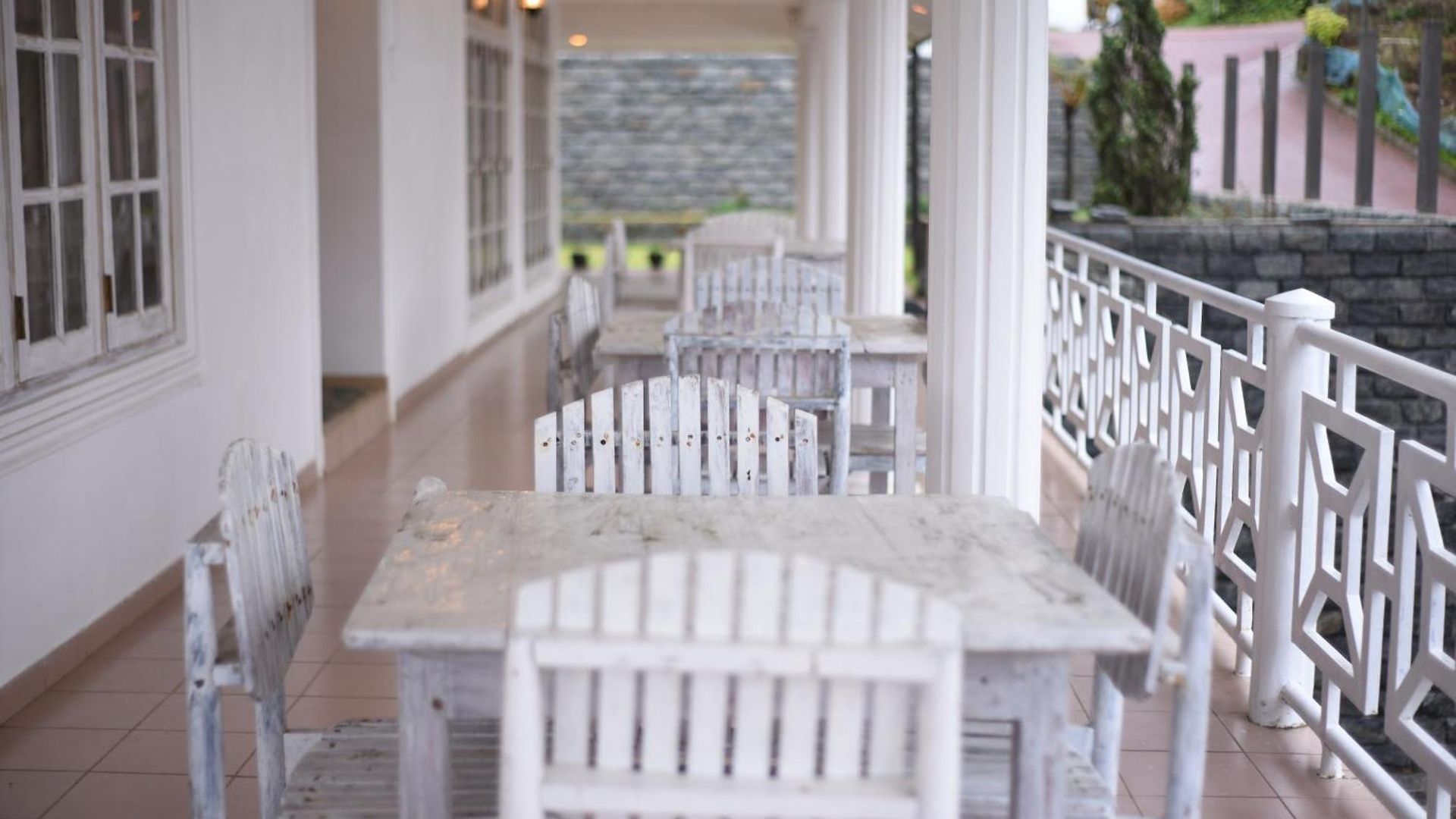 Oasis Hill Hotel 2*