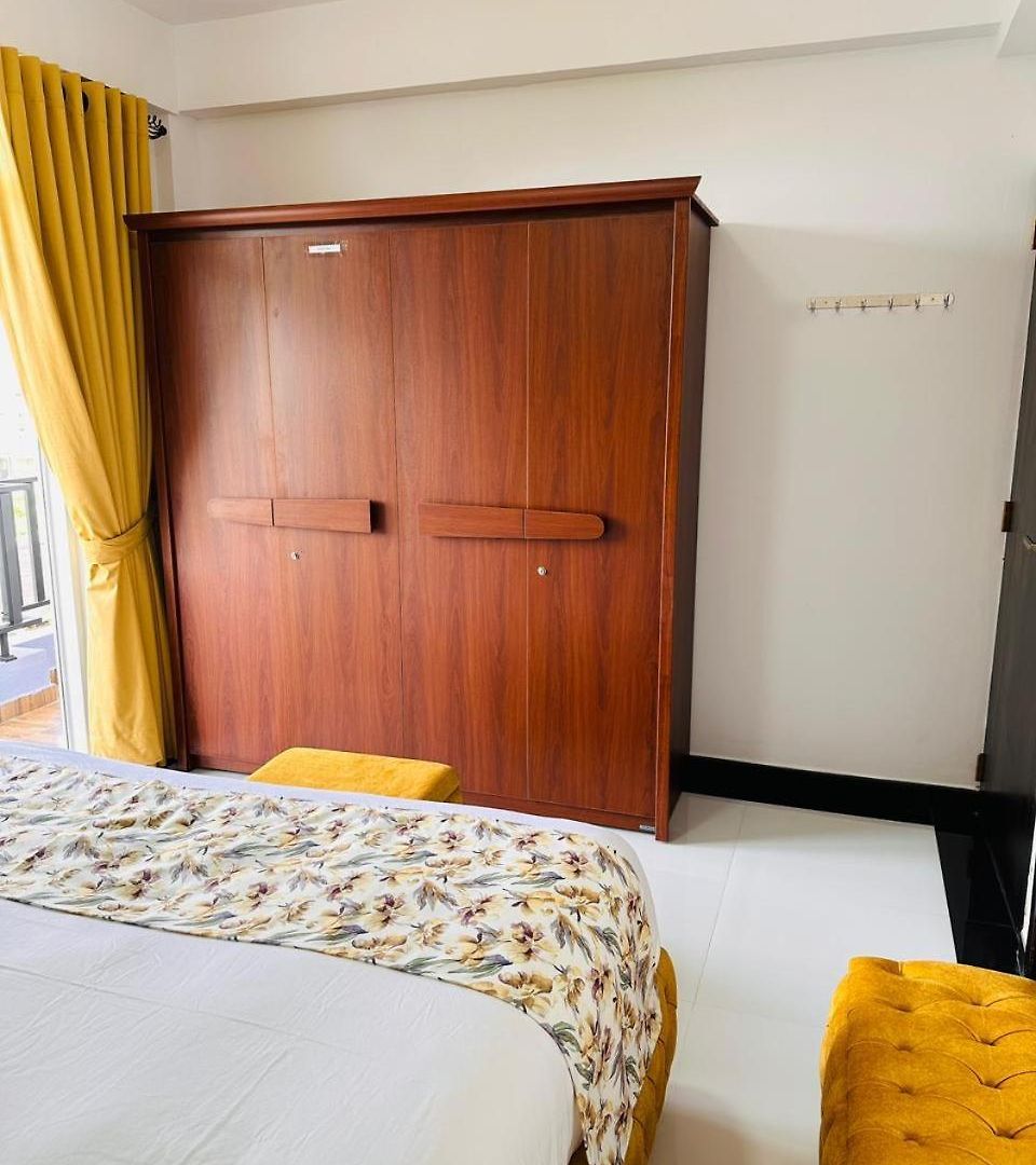 Mariners Apartment