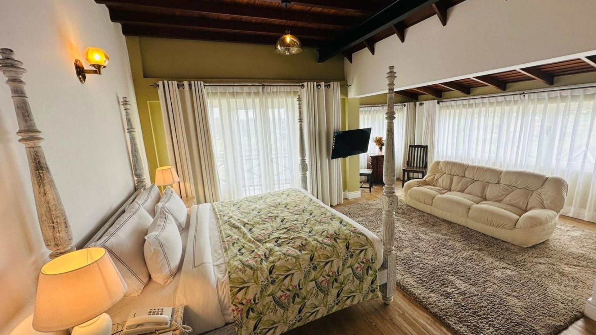 Hotel Pedro Barn At Little England *