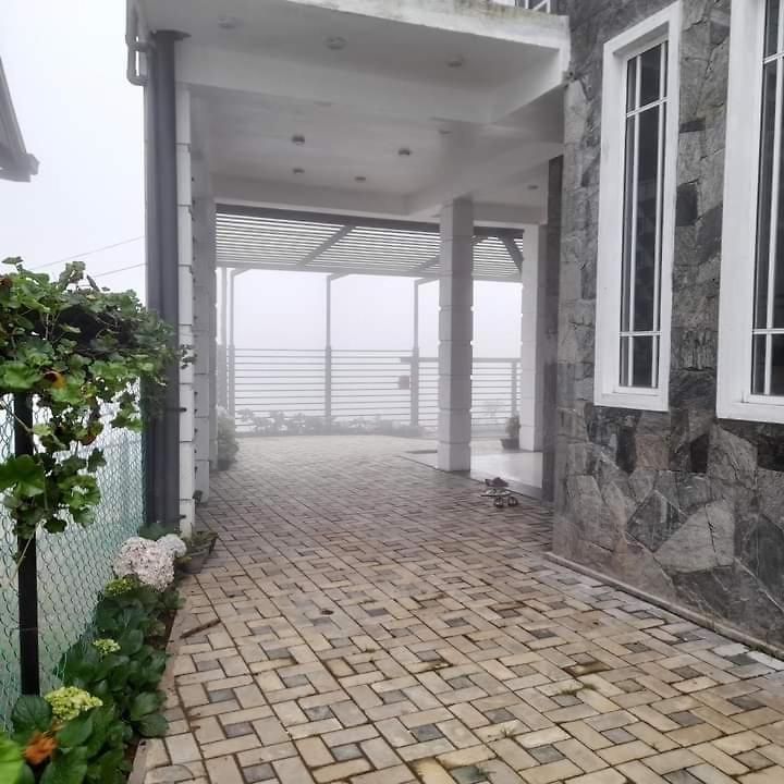 Pensive - Hotel Nuwara Eliya