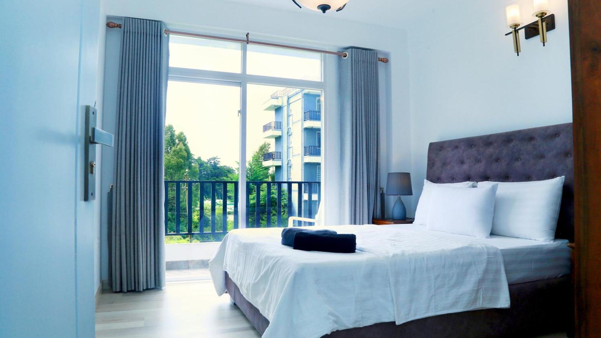 Apartment Ajymth Luxury - Lakeview Residencies - F24 *