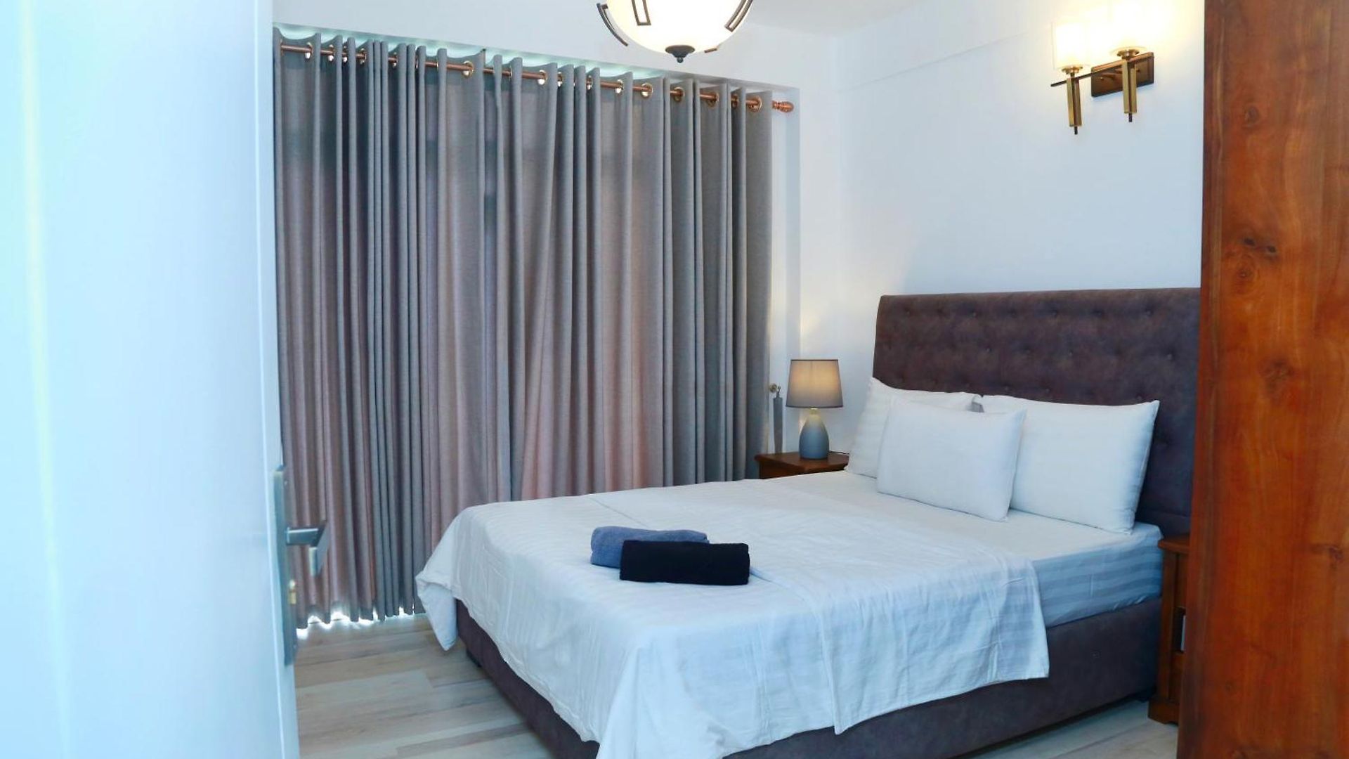 Ajymth Luxury - Lakeview Residencies - F24