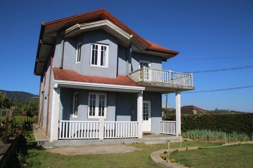 Nuwara Eliya Holiday Bungalow *