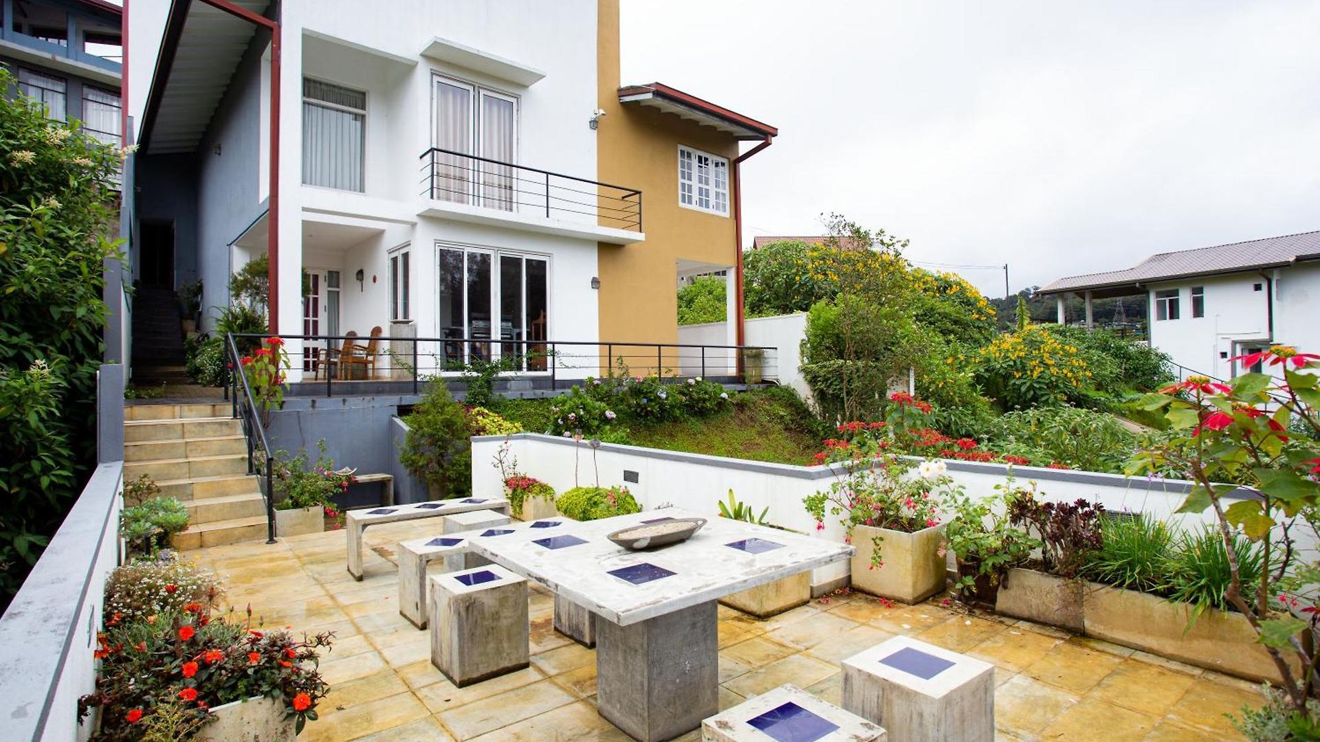Hillneliya Hotel