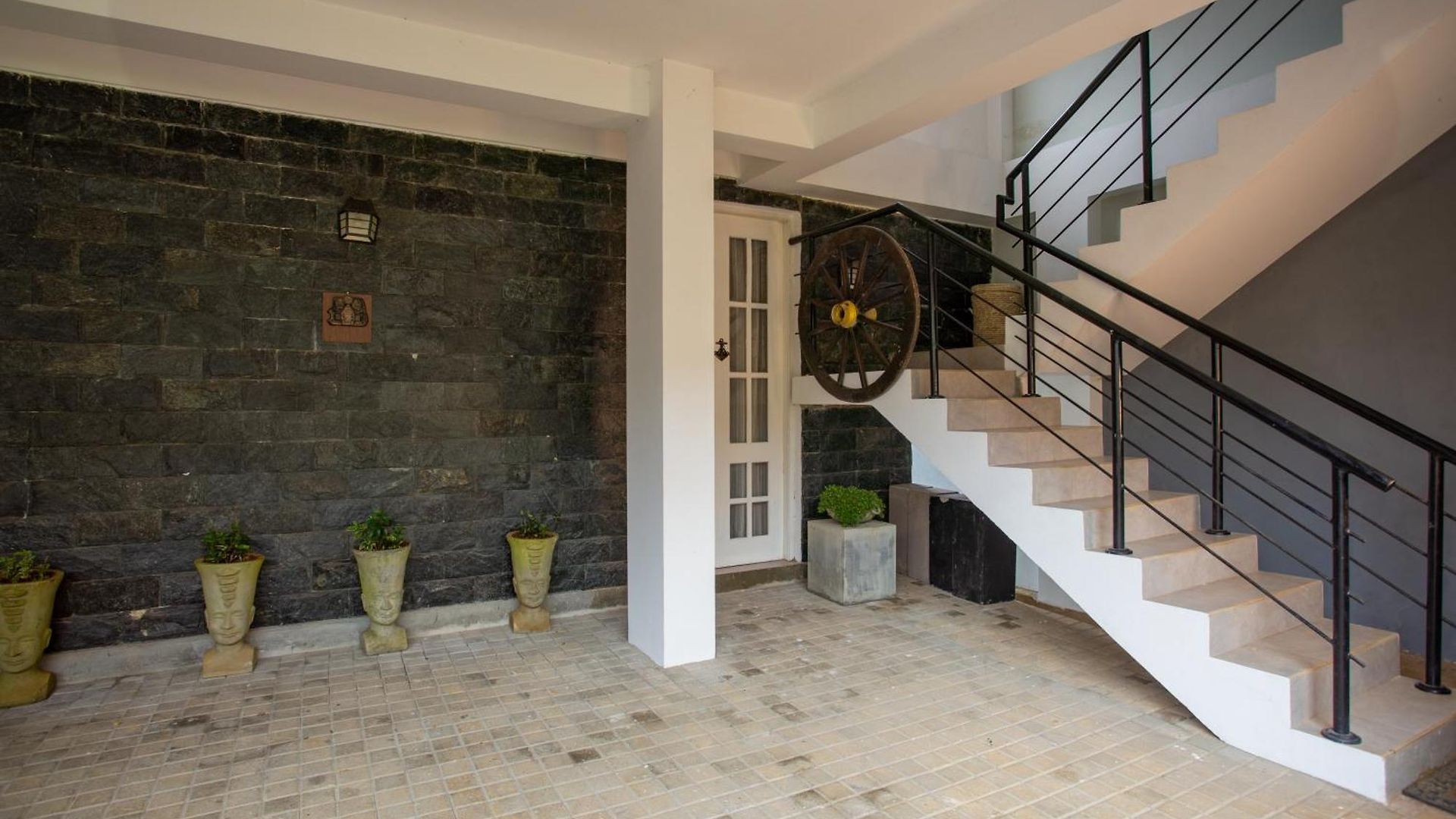 Hillneliya Hotel