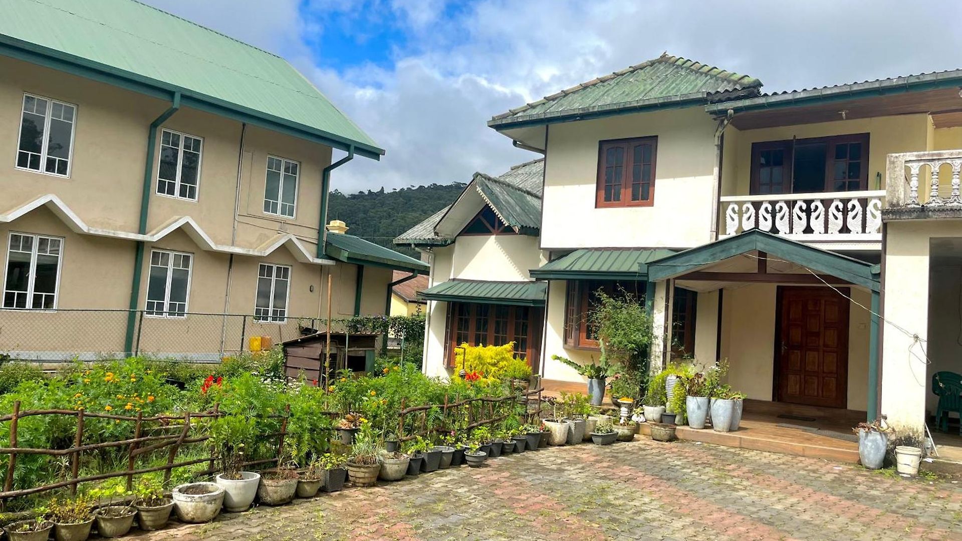 Selis Manor Homestay