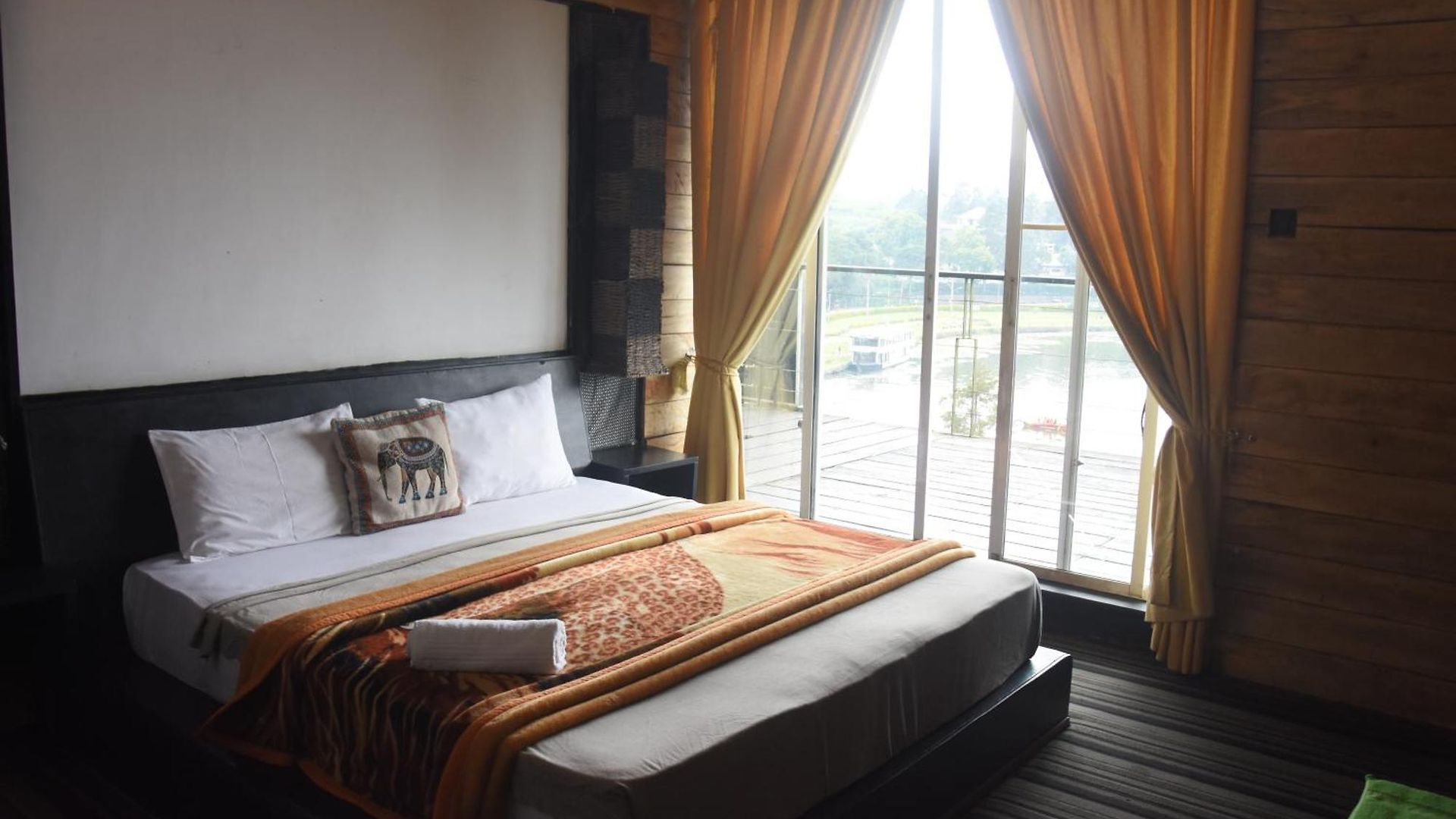Nuwaraeliya H2o Lakeside Guest house *