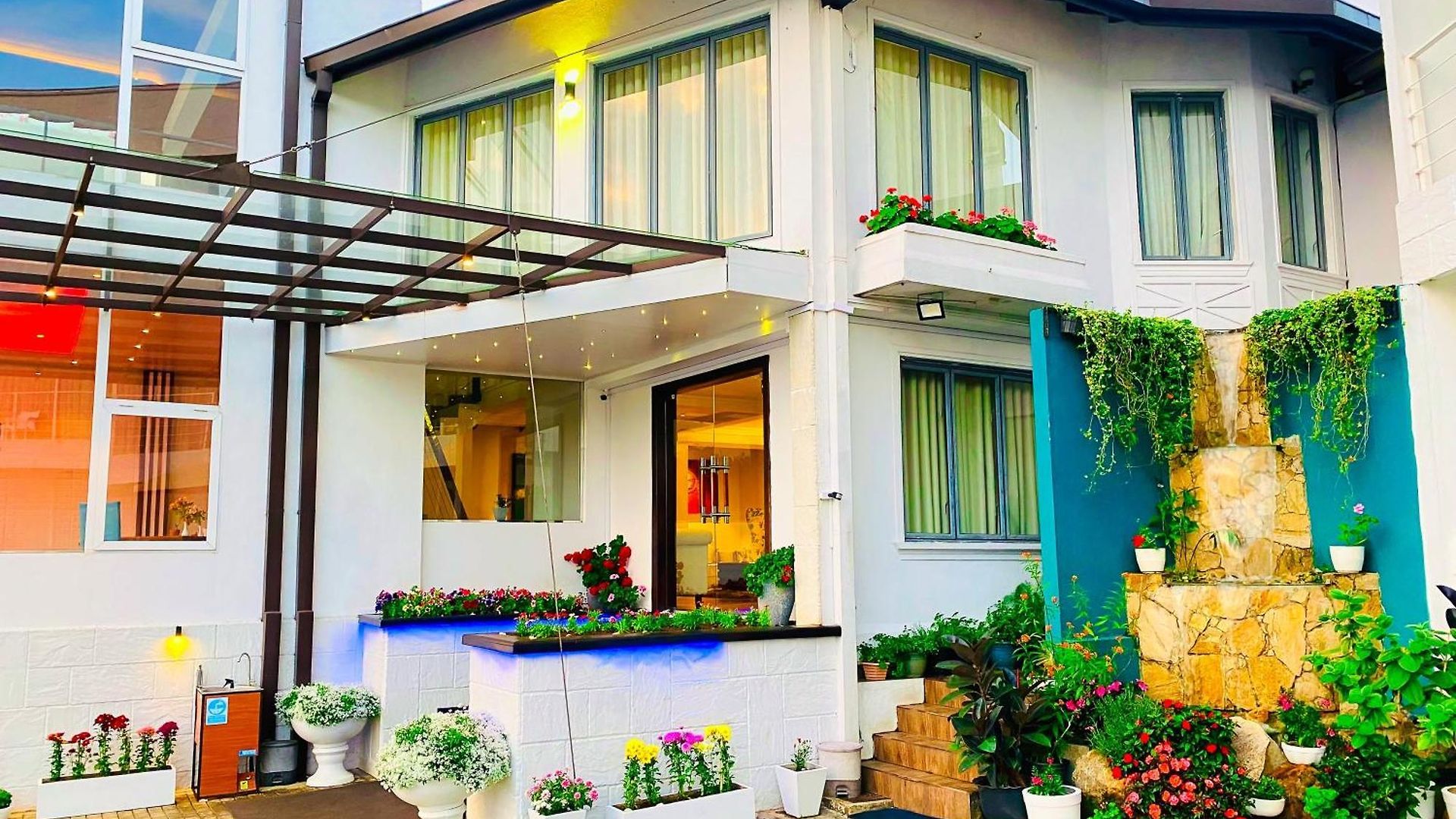 Hilldale Retreat Villa