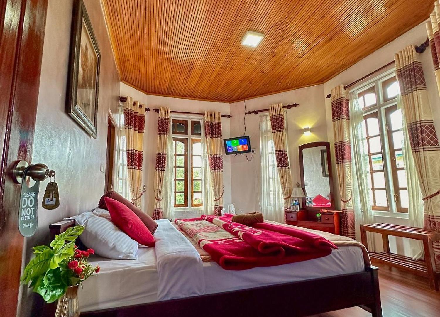 Hills Rest 3*