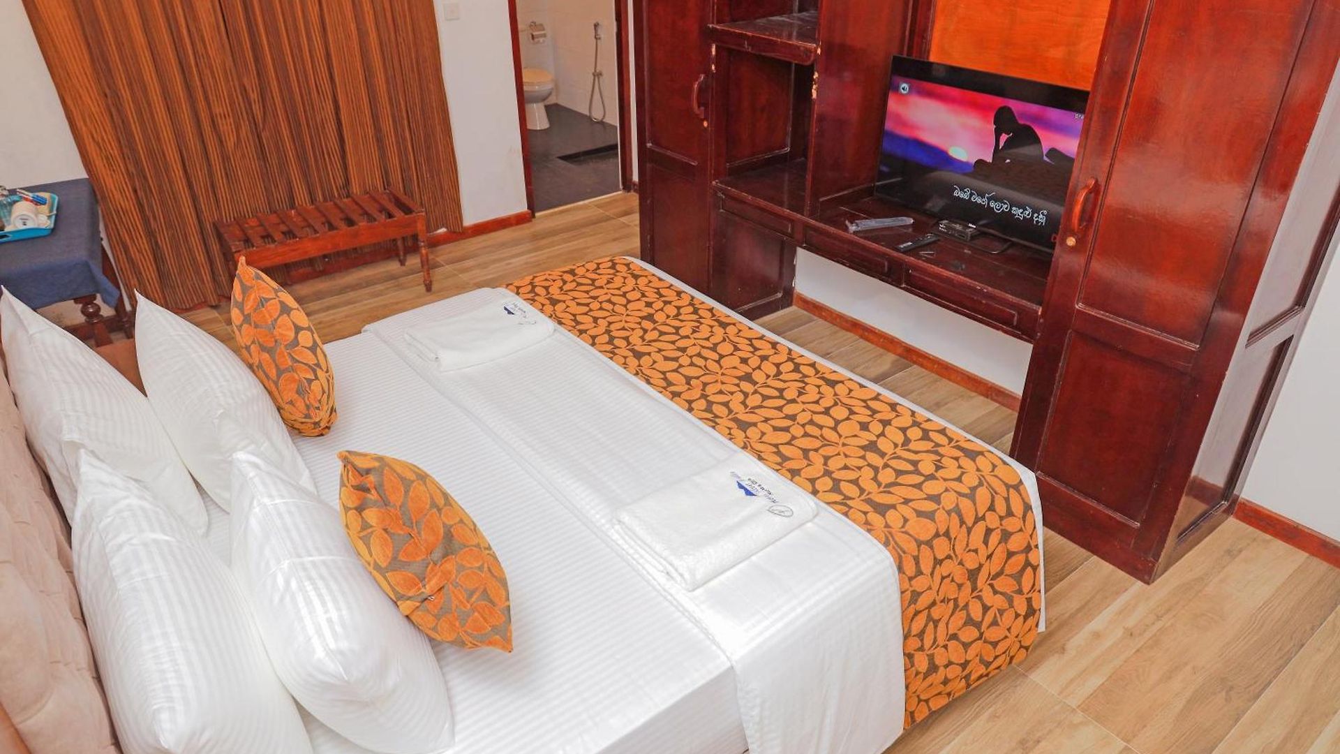 Silver Falls - Hotel Nuwara Eliya