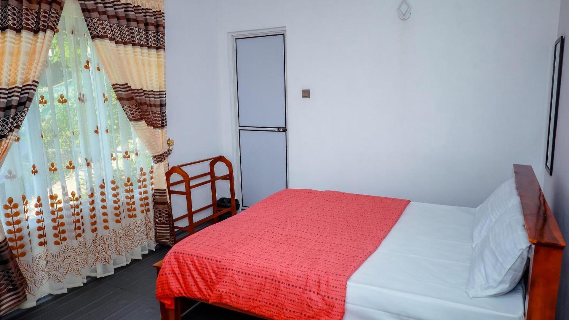 Peace Nest Homestay *