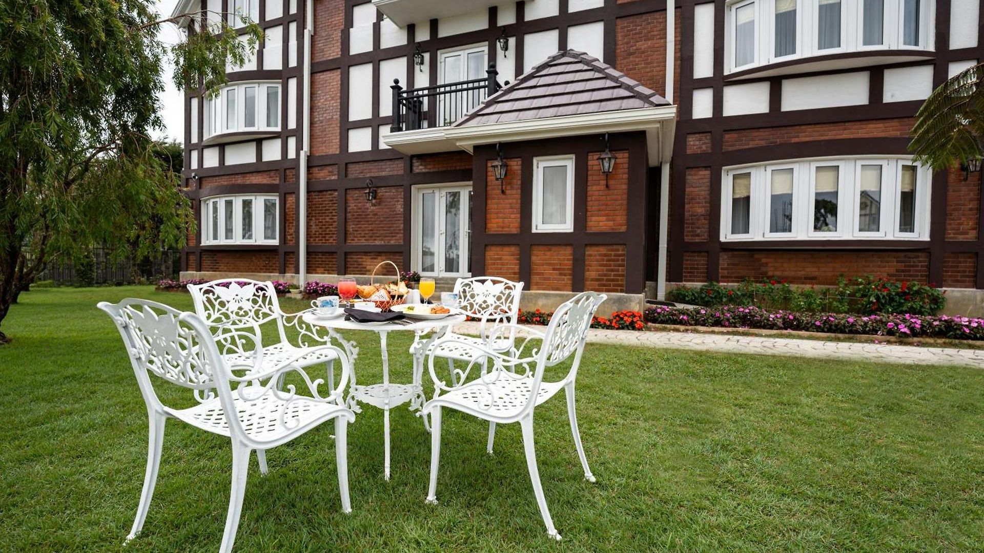 Winchester Little England Hotel