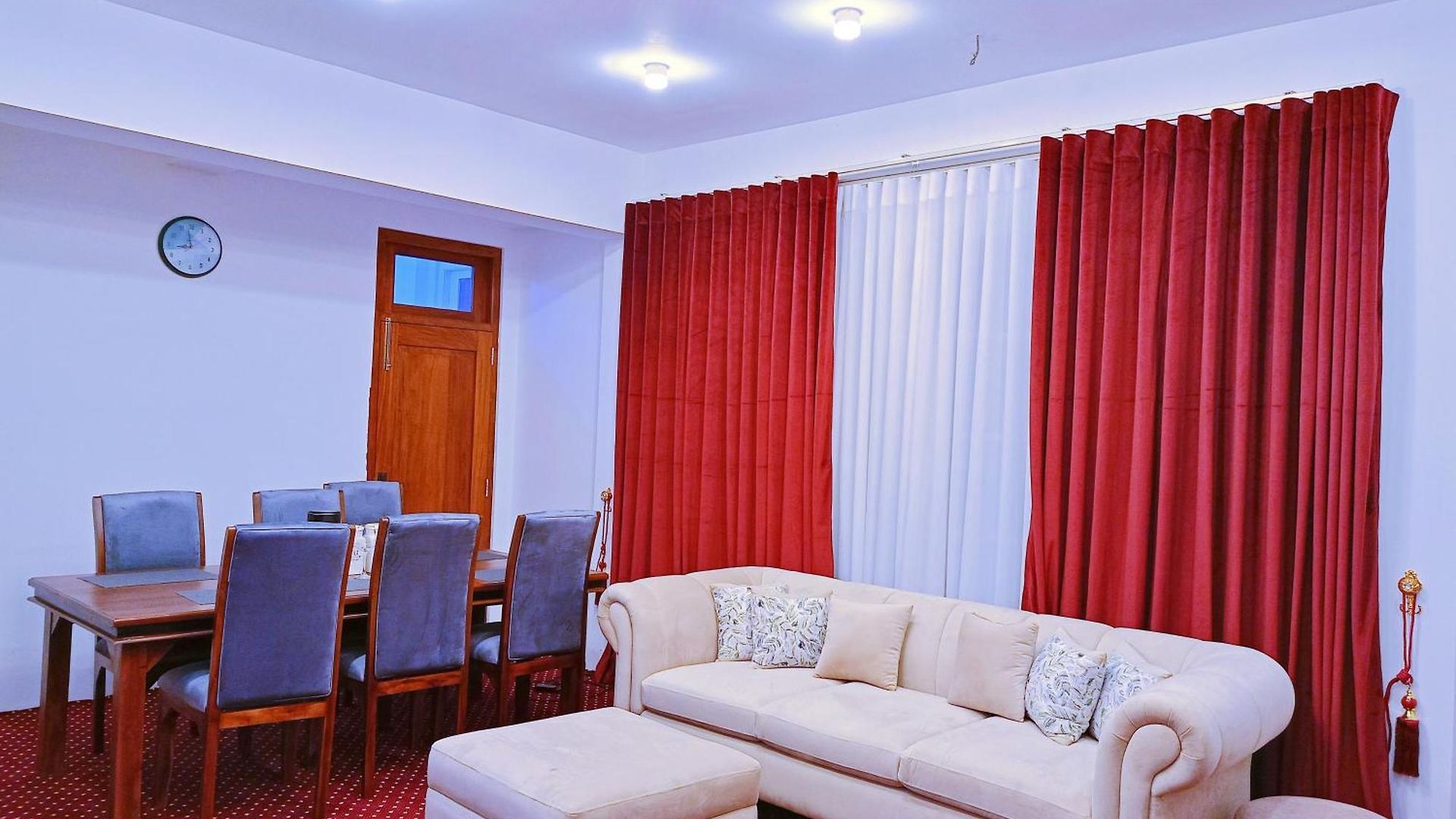 Golden Mist Nuwaraeliya Hotel *