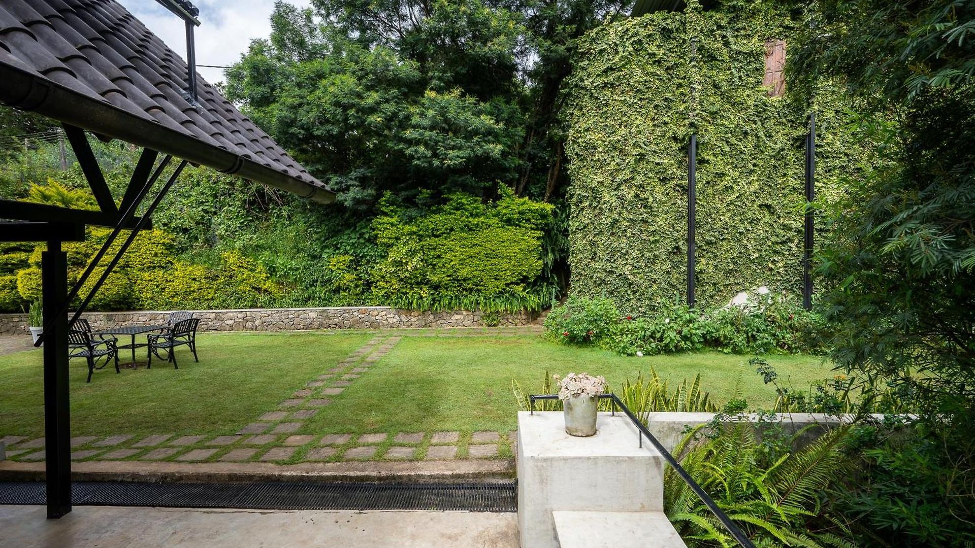 Tathya Hills - Boutique Garden Escape